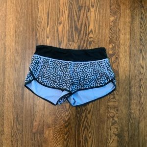 Size 6 blue Lulu lemon speed up shorts with black polka dots